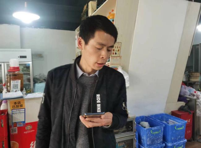 DƬ